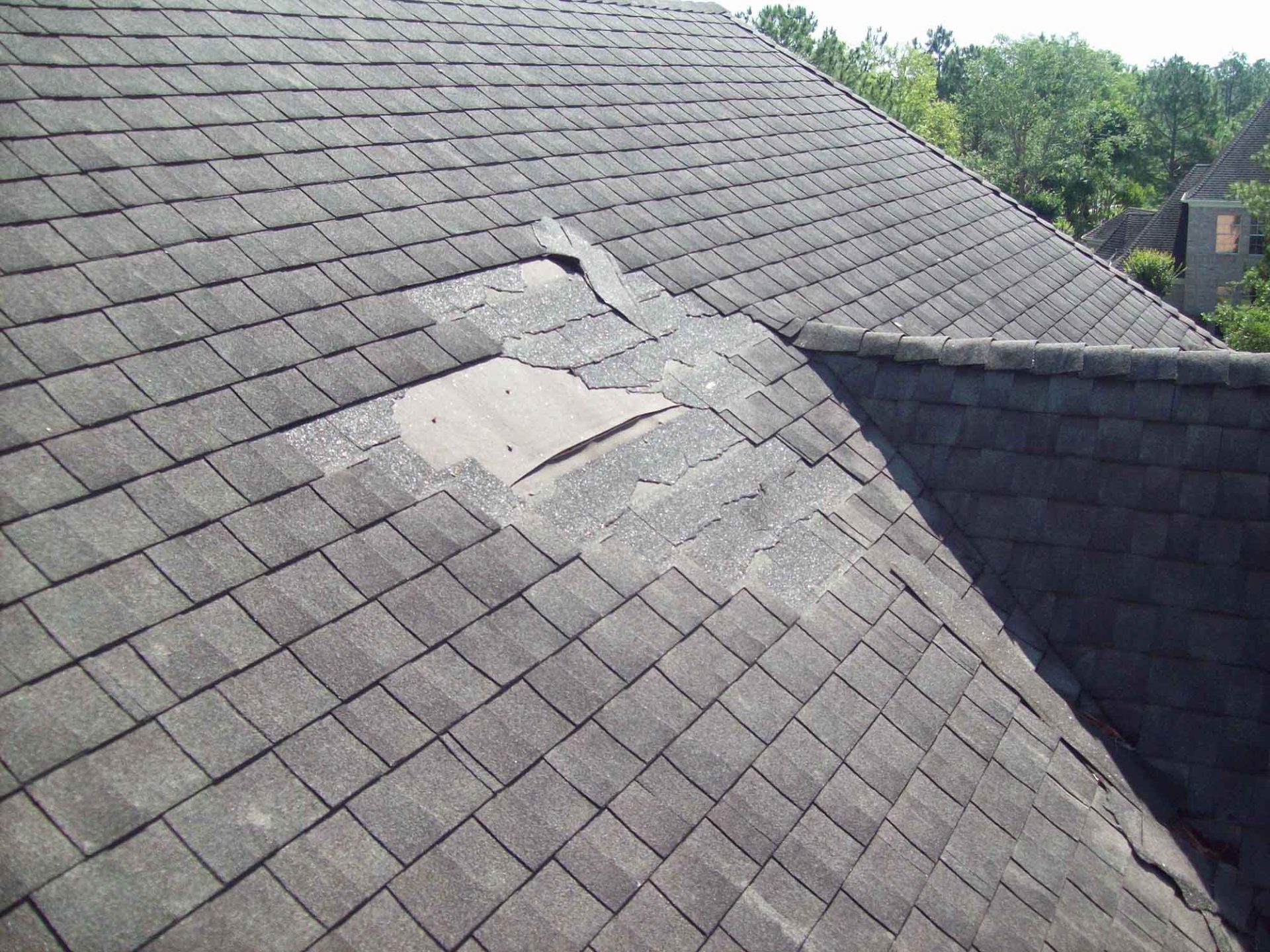 5 Early Signs of a Roof Leak and How to Address Them